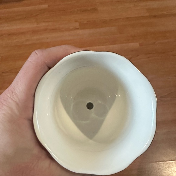 Floral cup plant pot - Picture 3 of 4